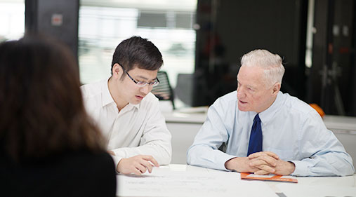 定期开展内部抽查、自查、风险评估和合规审计，评价合规风险控制措施的有效性，持续优化合规管理体系。 